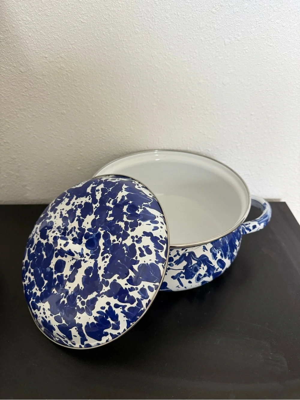 Golden Rabbit Cobalt Swirl Enamelware Dutch Oven | 2.5 Qt